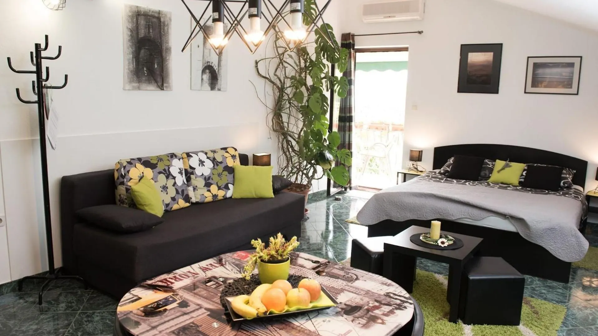 Stylish Lovran Sea View Apartments - Studio Apartment With Balcony And Sea View
