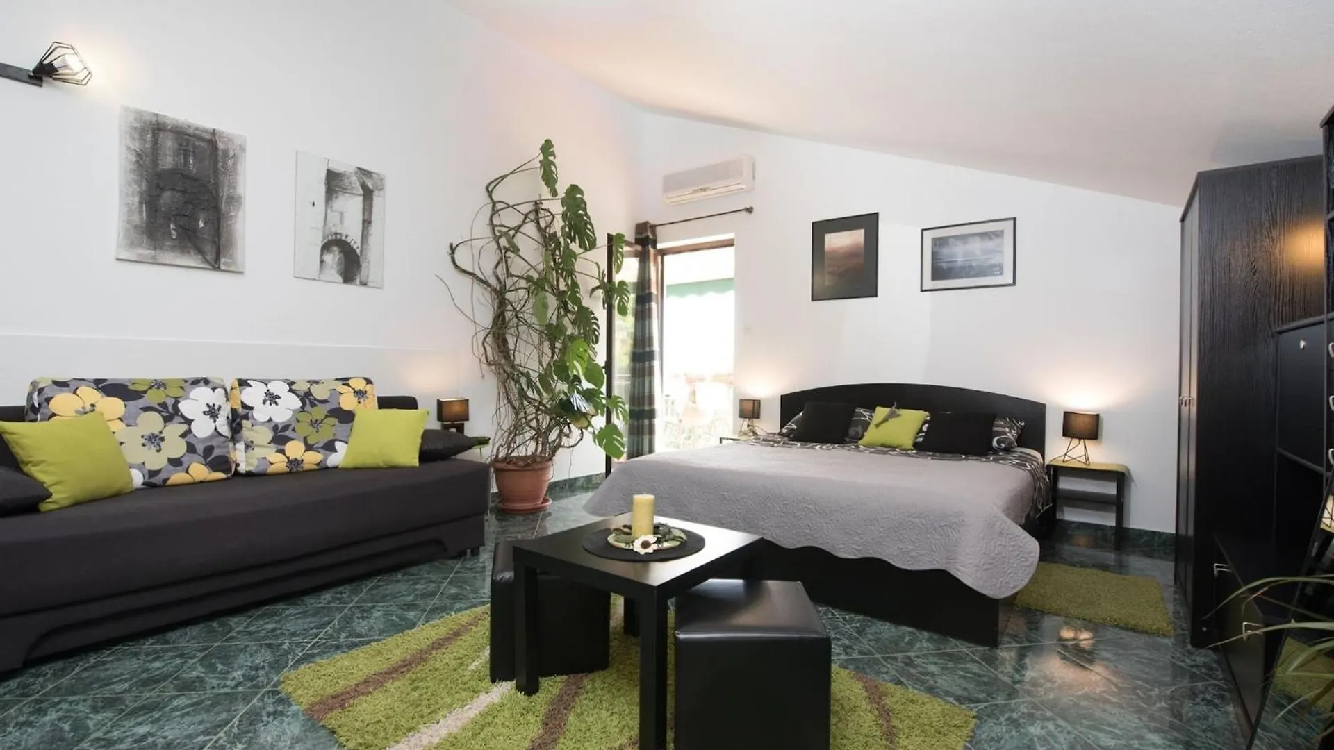 Stylish Lovran Sea View Apartments - Studio Apartment With Balcony And Sea View