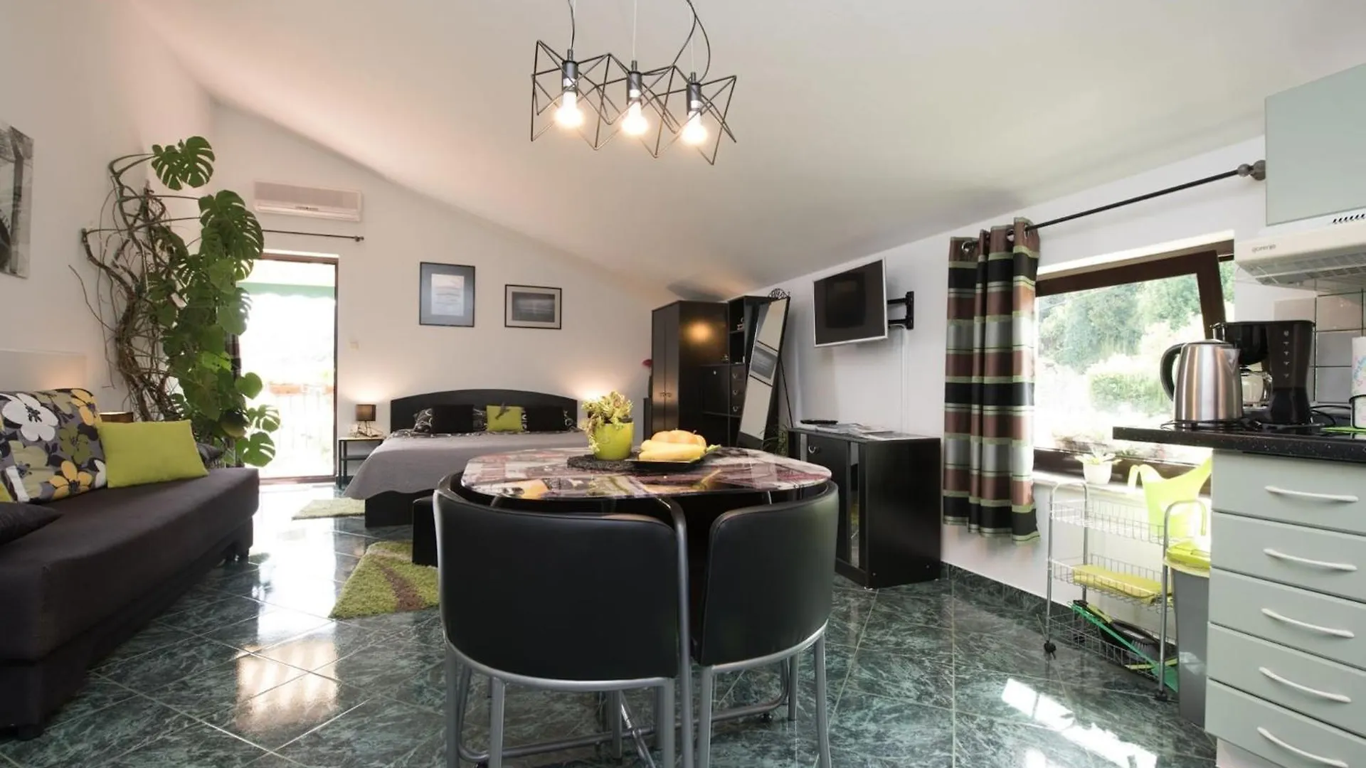 Stylish Lovran Sea View Apartments - Studio Apartment With Balcony And Sea View 0*,